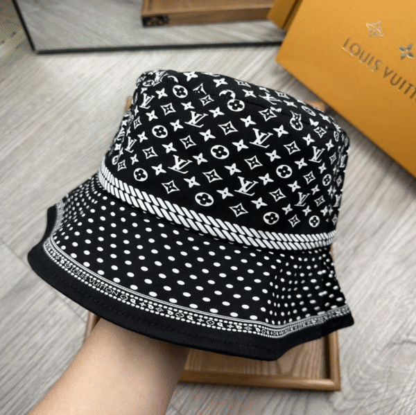Louis Vuitton Sailor Bandana Ha - Image 11