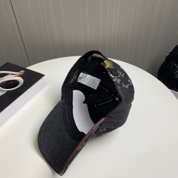 Louis vuitton snapback hat - Image 7