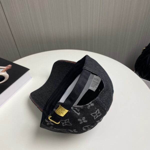 Louis vuitton snapback hat - Image 6