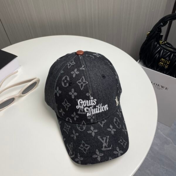 Louis vuitton snapback hat - Image 9