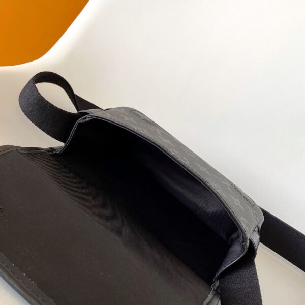 Louis Vuitton Bosphore Wearable Wallet M12599 - Image 5
