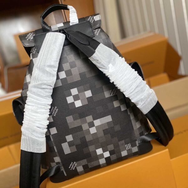 Louis Vuitton Christopher MM M14952 - Image 9