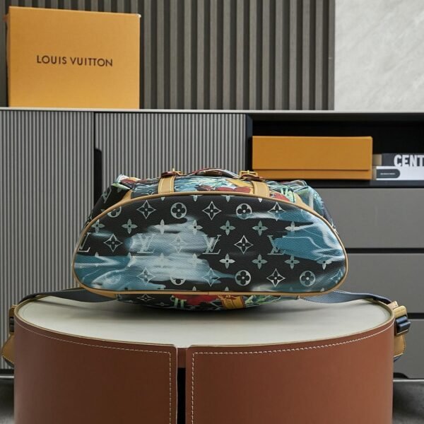 Louis Vuitton Christopher MM M24996 - Image 7