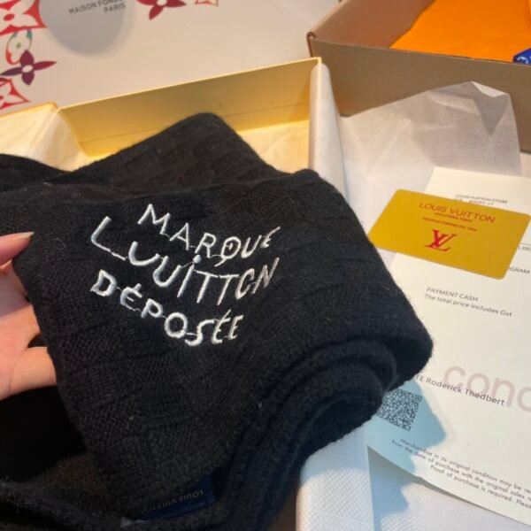 Louis Vuitton Damier Snug Scarf M90841 - Image 4