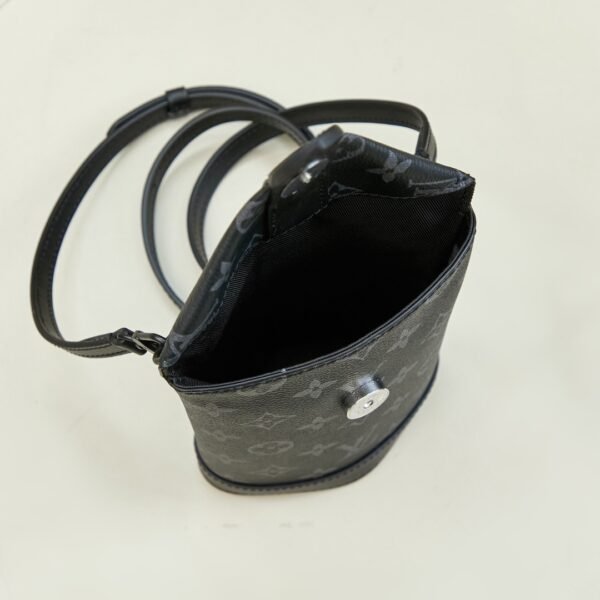 Louis Vuitton Envelope Pouch M11613 - Image 5