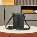 Louis Vuitton Envelope Pouch M11613