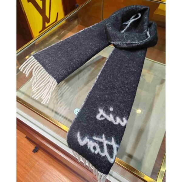 Louis Vuitton Fluffygram Scarf M92527