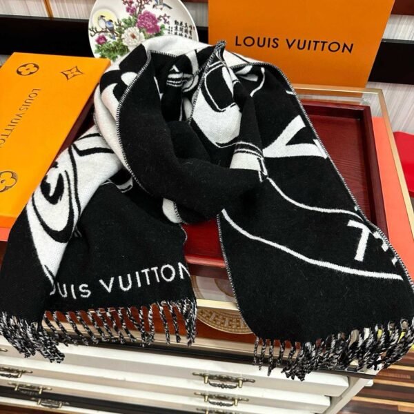 Louis Vuitton Lock And Keys Scarf M92855 - Image 4