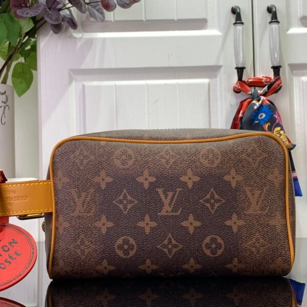 Louis Vuitton Locker Dopp Kit M11765 - Image 2