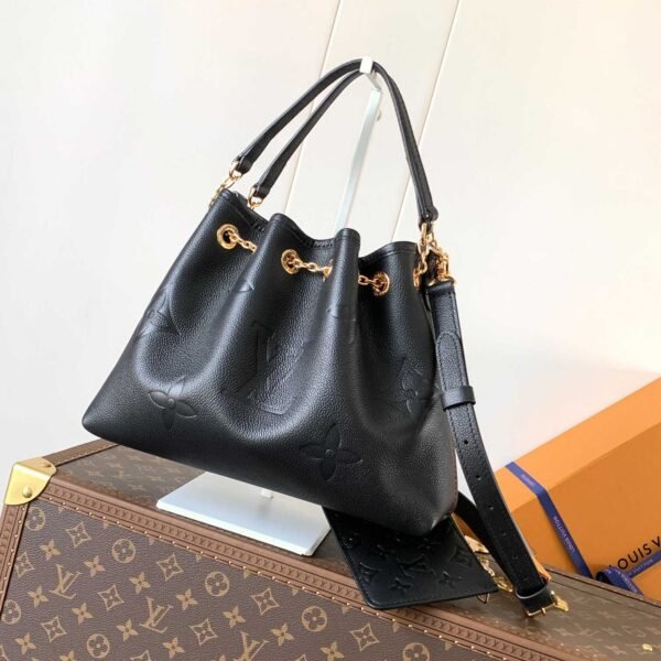 Louis Vuitton LV Bundle M47209 - Image 2