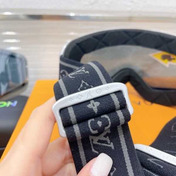 Louis Vuitton LV Snow Mask (White) - Image 7