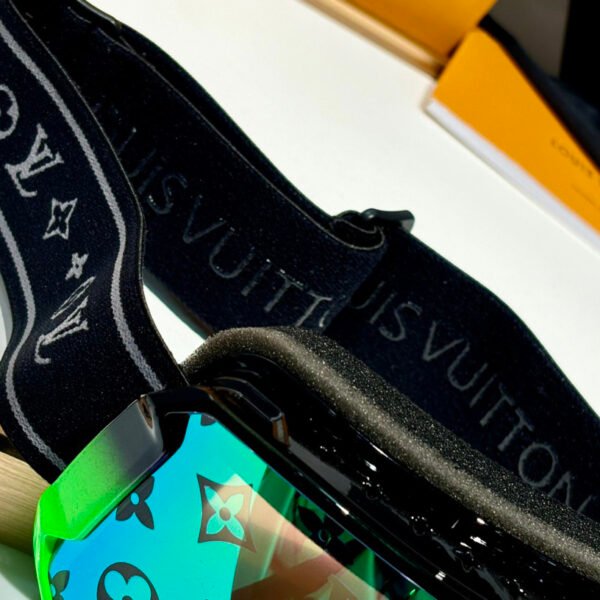 Louis Vuitton LV Snow Mask (Green) - Image 7