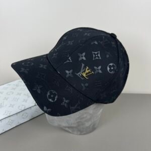 Louis Vuitton Monogram Cap (Black)