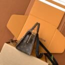 Louis Vuitton OnTheGo East West Chain M14236
