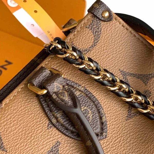 Louis Vuitton OnTheGo East West Chain M14236 - Image 10