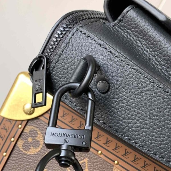 Louis Vuitton Pilot Wearable Wallet M83563 - Image 7