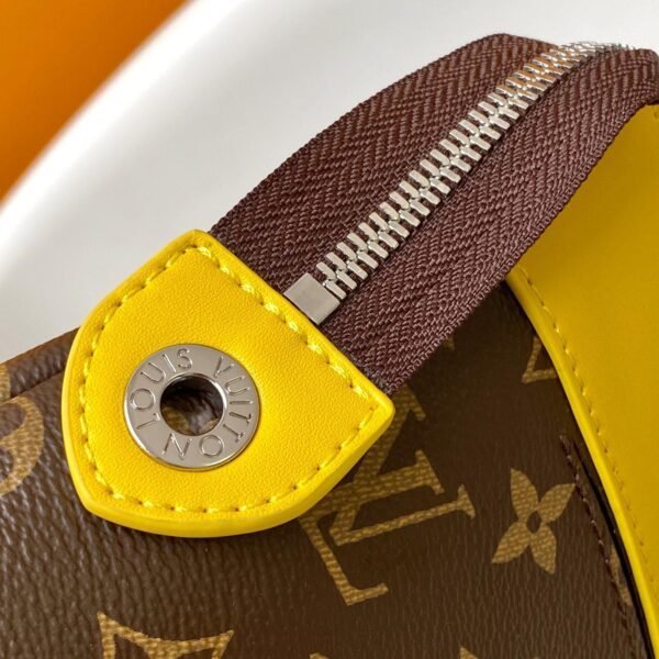 Louis Vuitton Pochette Voyage Souple M13198 - Image 7