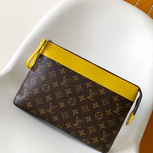 Louis Vuitton Pochette Voyage Souple M13198 - Image 2