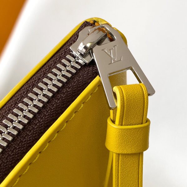 Louis Vuitton Pochette Voyage Souple M13198 - Image 9