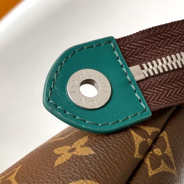 Louis Vuitton Pochette Voyage Souple M13199 - Image 9
