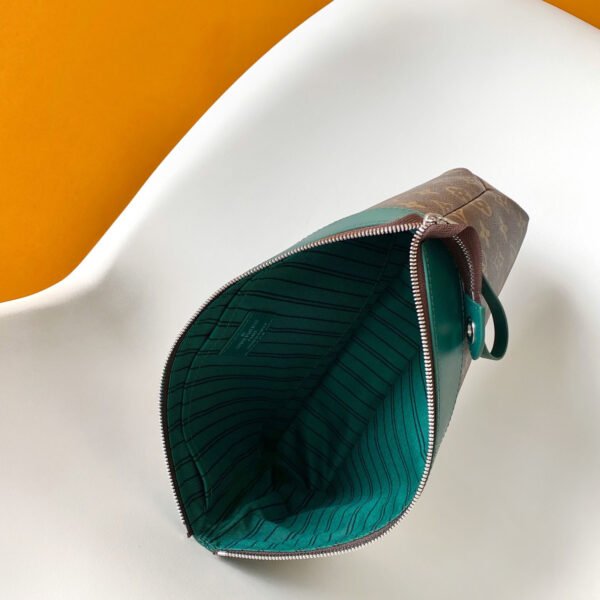 Louis Vuitton Pochette Voyage Souple M13199 - Image 4