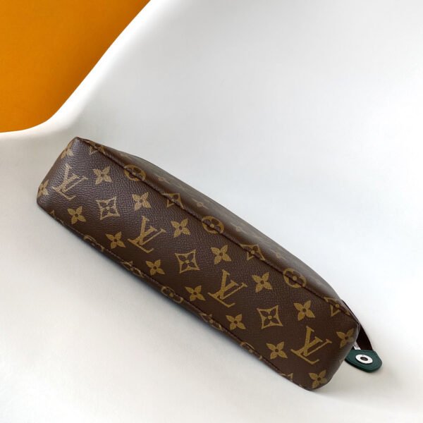 Louis Vuitton Pochette Voyage Souple M13199 - Image 8