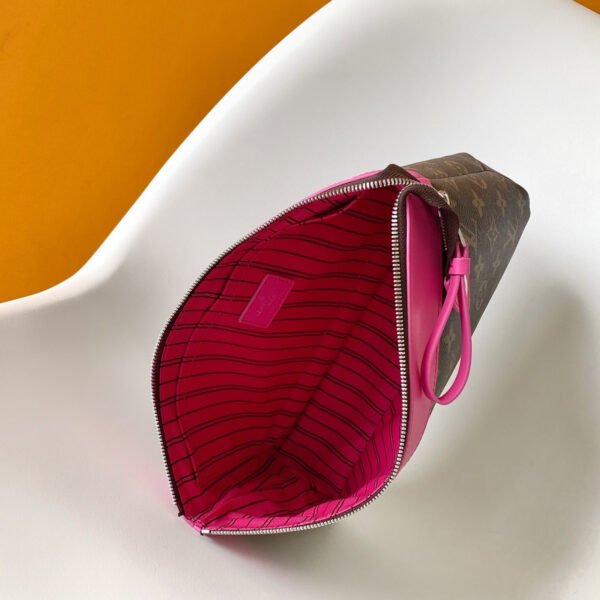 Louis Vuitton Pochette Voyage Souple M13356 - Image 4