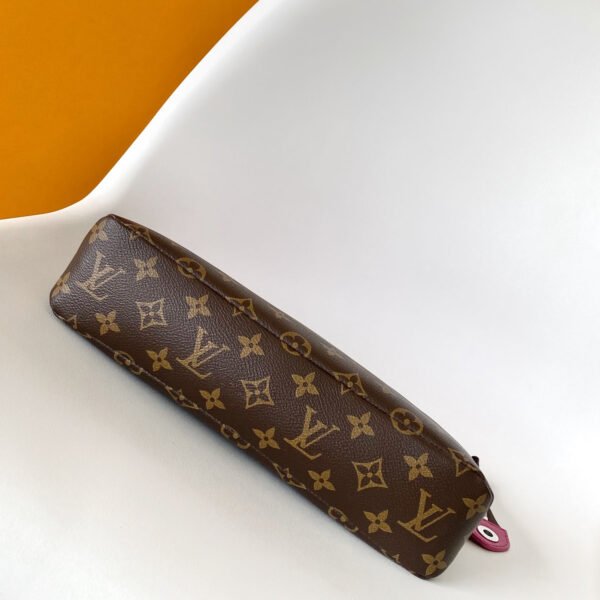 Louis Vuitton Pochette Voyage Souple M13356 - Image 5