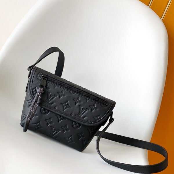 Louis Vuitton Pulse Wearable Wallet M12636 - Image 2