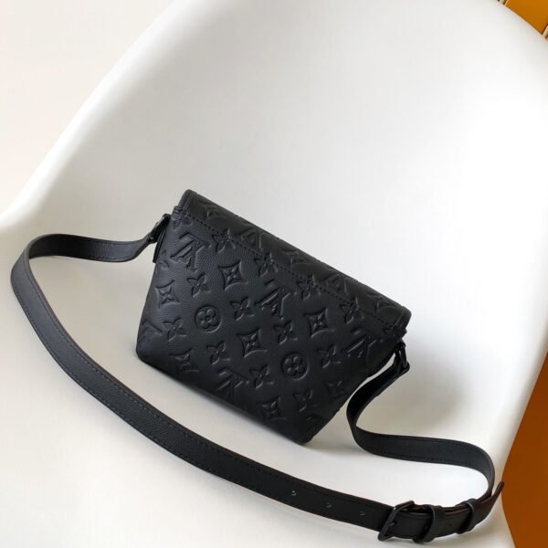 Louis Vuitton Pulse Wearable Wallet M12636 - Image 3