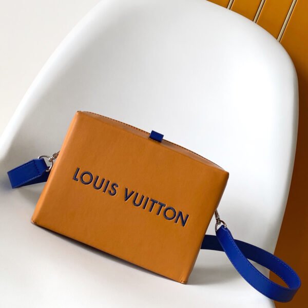 Louis Vuitton Shopper Clutch M13984 - Image 2