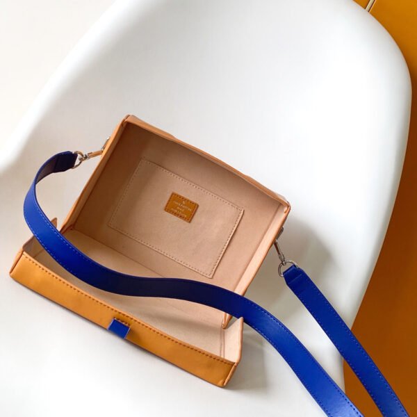 Louis Vuitton Shopper Clutch M13984 - Image 5
