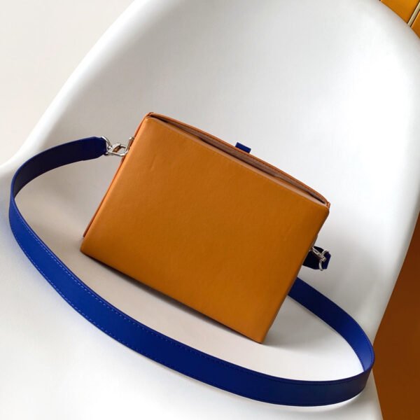 Louis Vuitton Shopper Clutch M13984 - Image 4