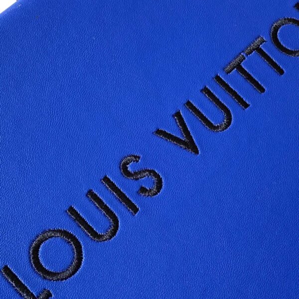Louis Vuitton Shopper Clutch M14028 - Image 8