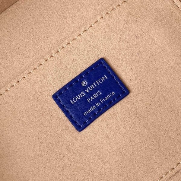 Louis Vuitton Shopper Clutch M14028 - Image 10
