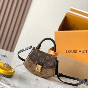 Louis Vuitton Tilsitt Handbag M83473