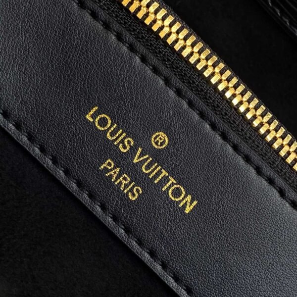 Louis Vuitton Varenne East West M11791 - Image 6