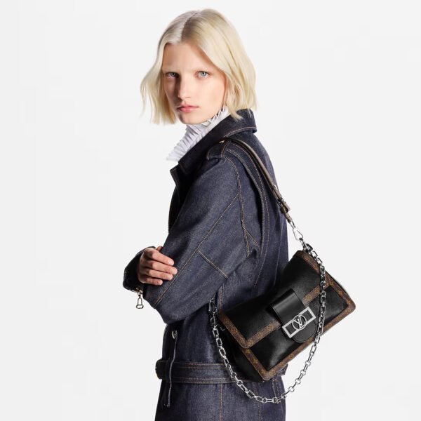 Louis Vuitton Dauphine Soft Vibe MM M13450