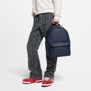Louis Vuitton Discovery Backpack PM M14884