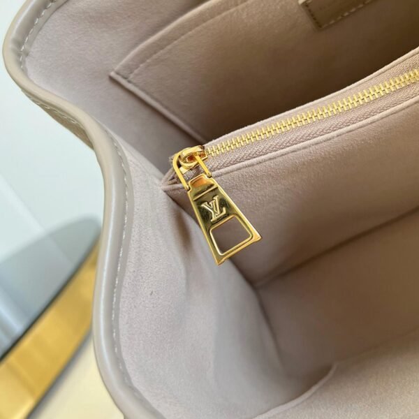 Louis Vuitton Babylone Tote PM M11463 - Image 8