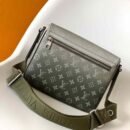 Louis Vuitton District PM M11593