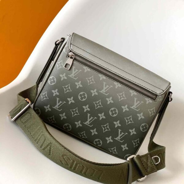 Louis Vuitton District PM M11593 - Image 2