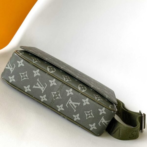 Louis Vuitton District PM M11593 - Image 4