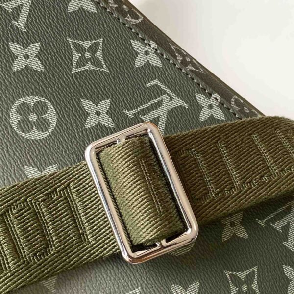 Louis Vuitton District PM M11593 - Image 8