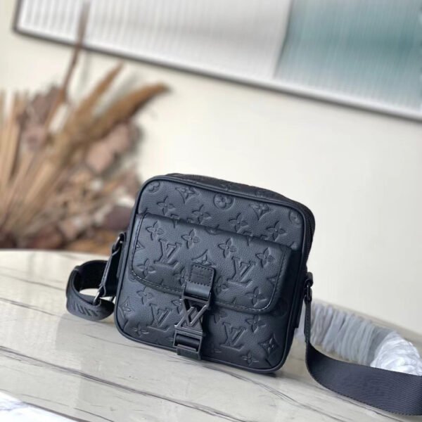Louis Vuitton Getaway Messenger M12516 - Image 2