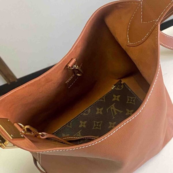 Louis Vuitton Low Key Hobo PM M25354 - Image 6