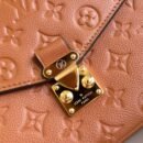 Louis Vuitton Pochette Métis M12711