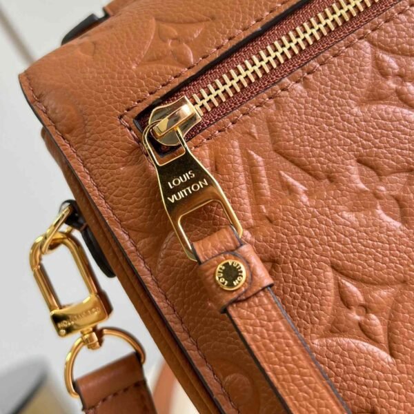 Louis Vuitton Pochette Métis M12711 - Image 8