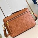 Louis Vuitton Pochette Métis M12711
