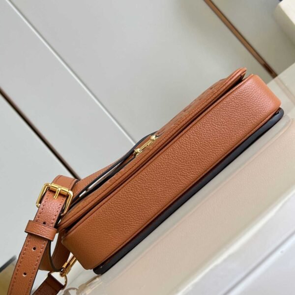 Louis Vuitton Pochette Métis M12711 - Image 6